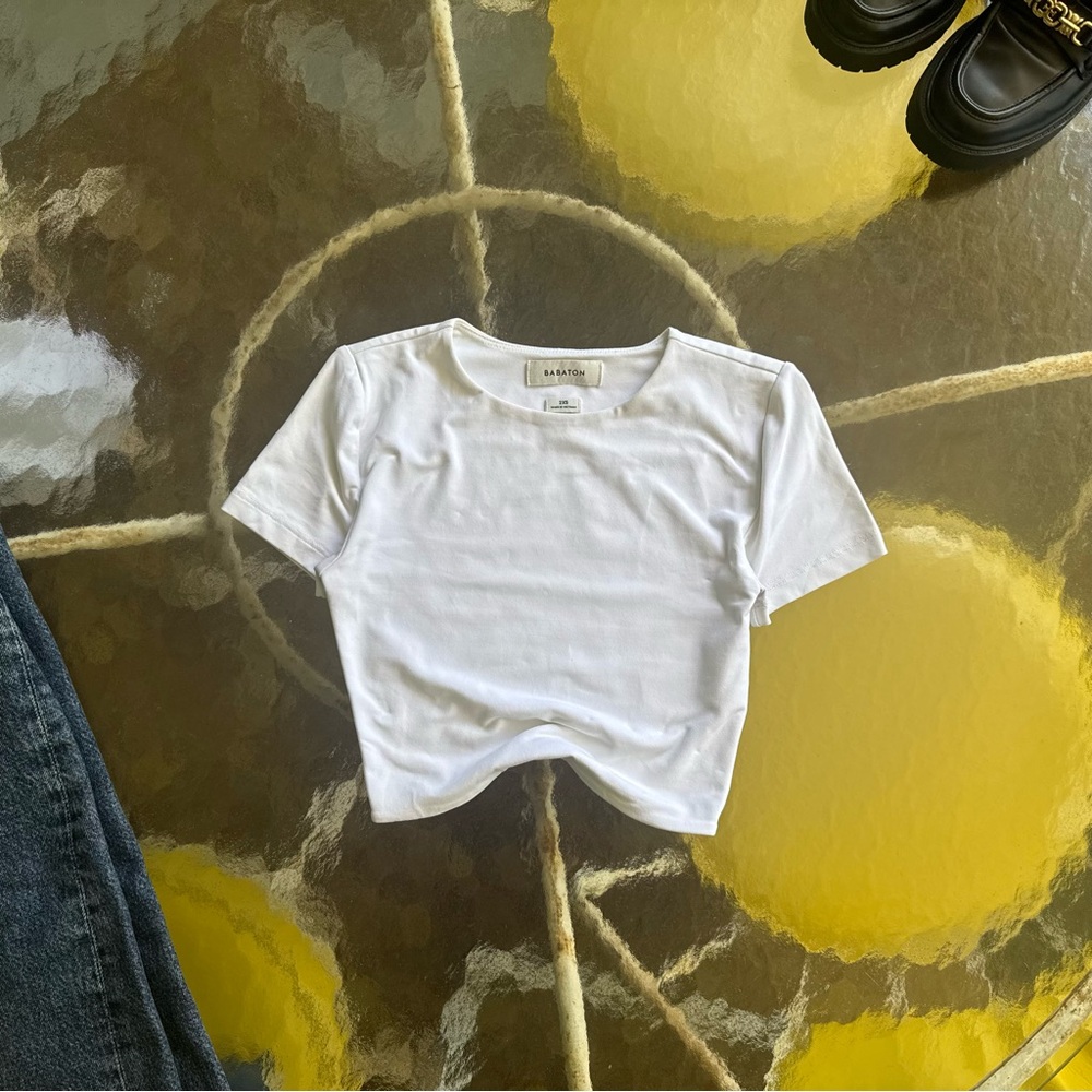 Aritzia Babaton White Cropped Top